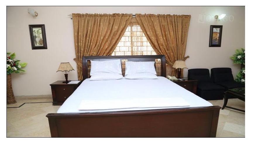 Luxury Inn Karachi Ngoại thất bức ảnh