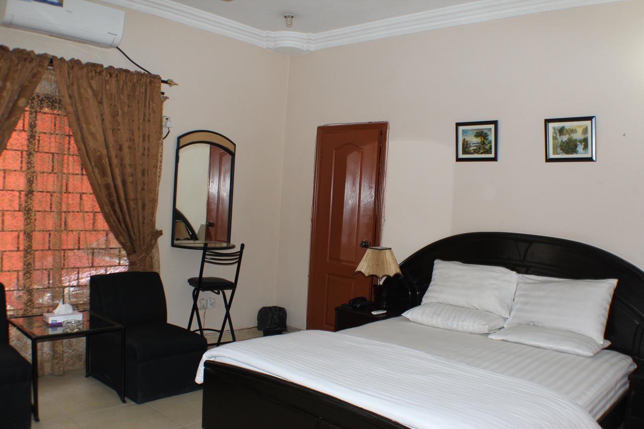 Luxury Inn Karachi Ngoại thất bức ảnh