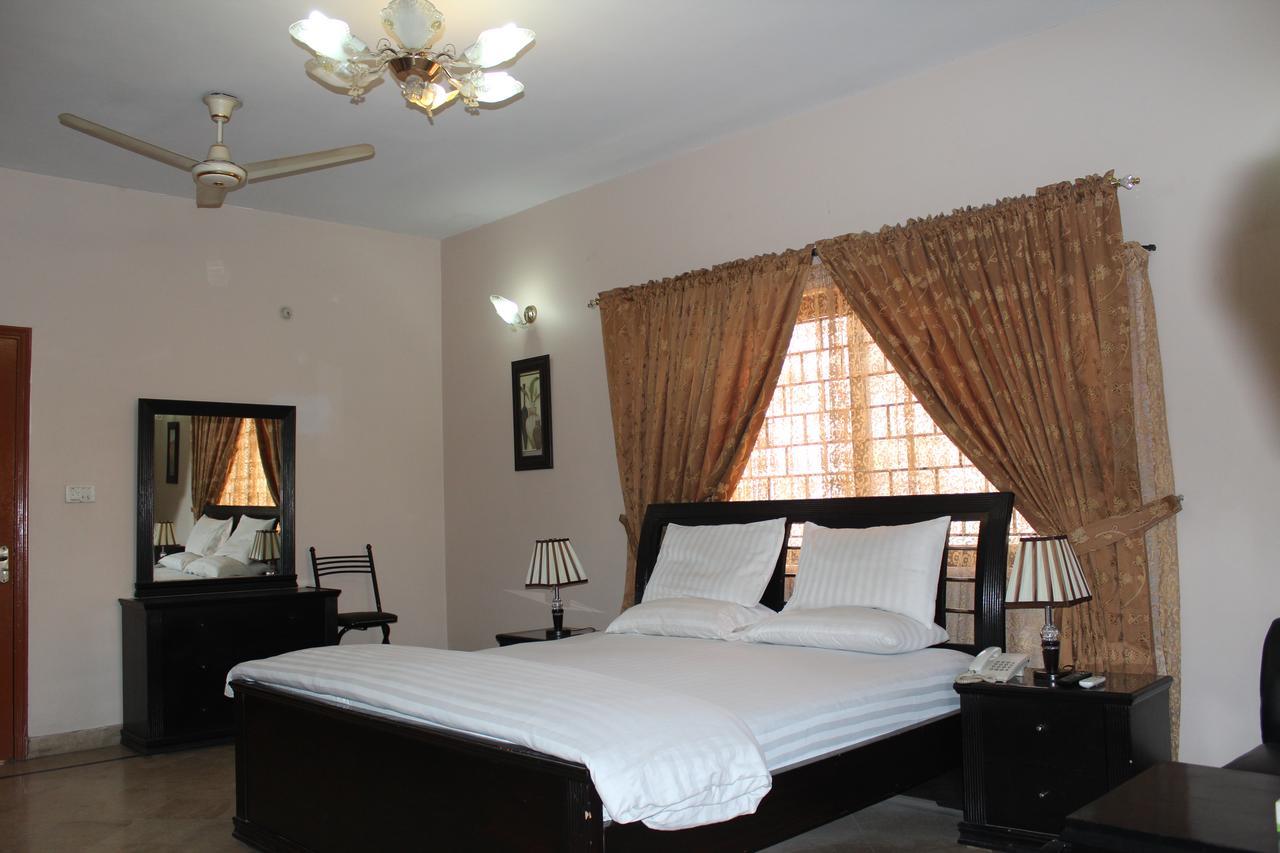 Luxury Inn Karachi Ngoại thất bức ảnh
