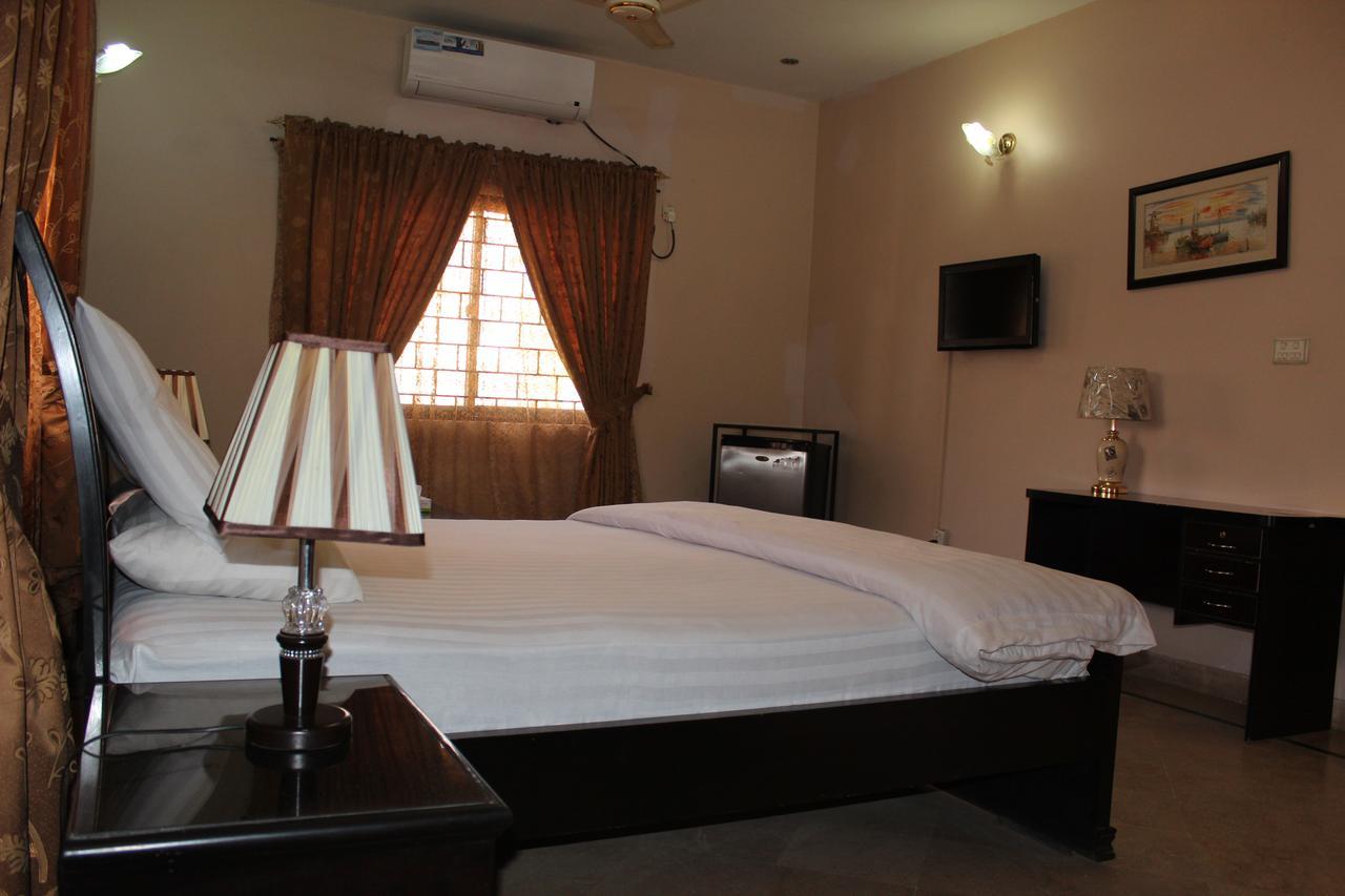 Luxury Inn Karachi Ngoại thất bức ảnh