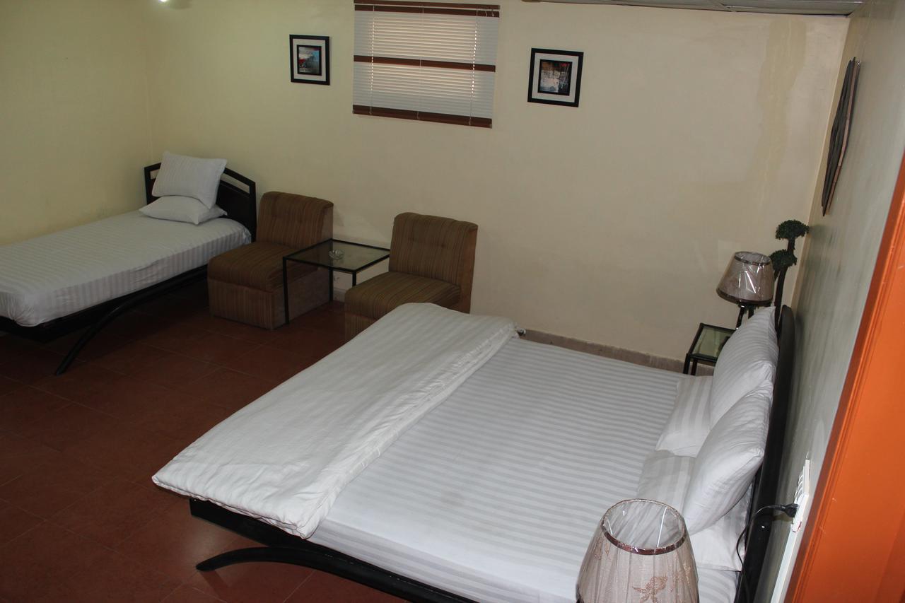 Luxury Inn Karachi Ngoại thất bức ảnh