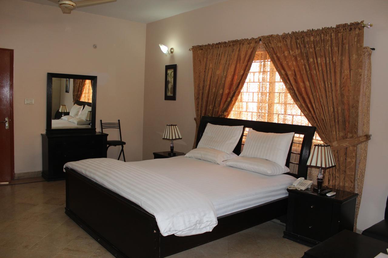 Luxury Inn Karachi Ngoại thất bức ảnh