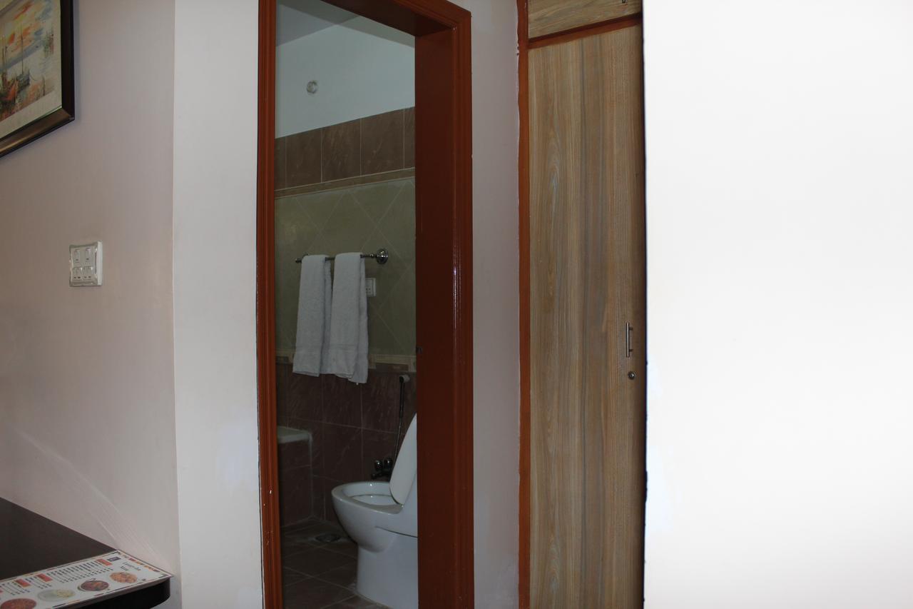 Luxury Inn Karachi Ngoại thất bức ảnh