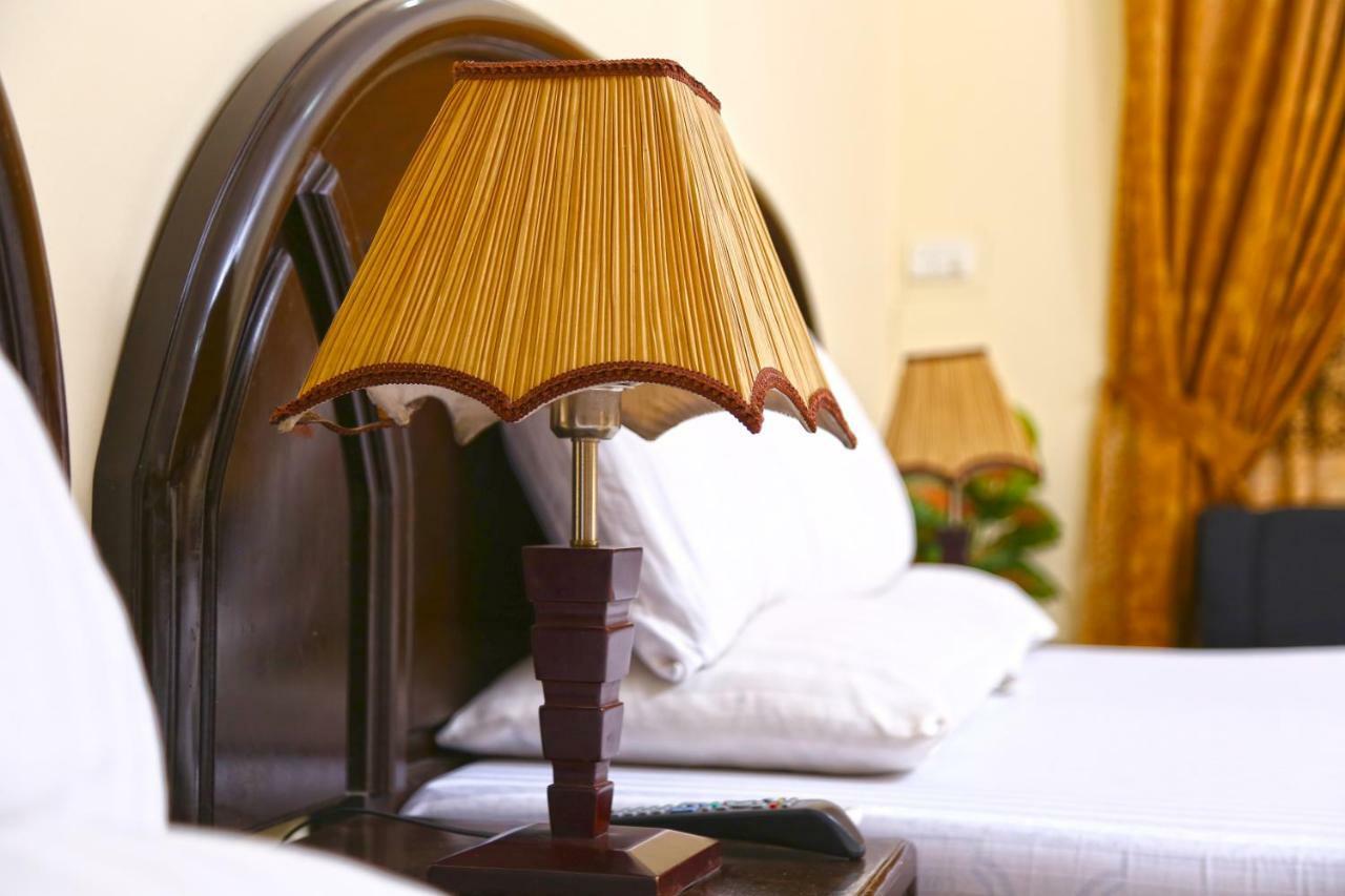 Luxury Inn Karachi Ngoại thất bức ảnh