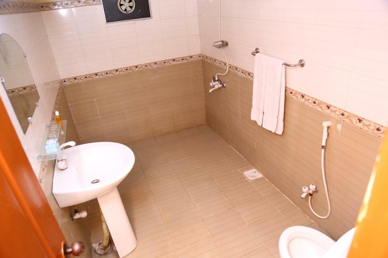 Luxury Inn Karachi Ngoại thất bức ảnh