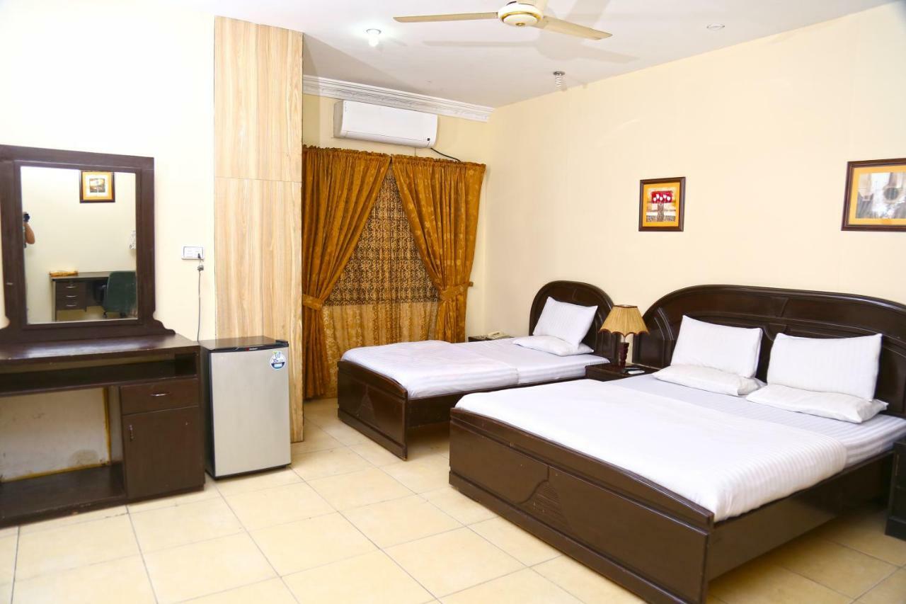 Luxury Inn Karachi Ngoại thất bức ảnh