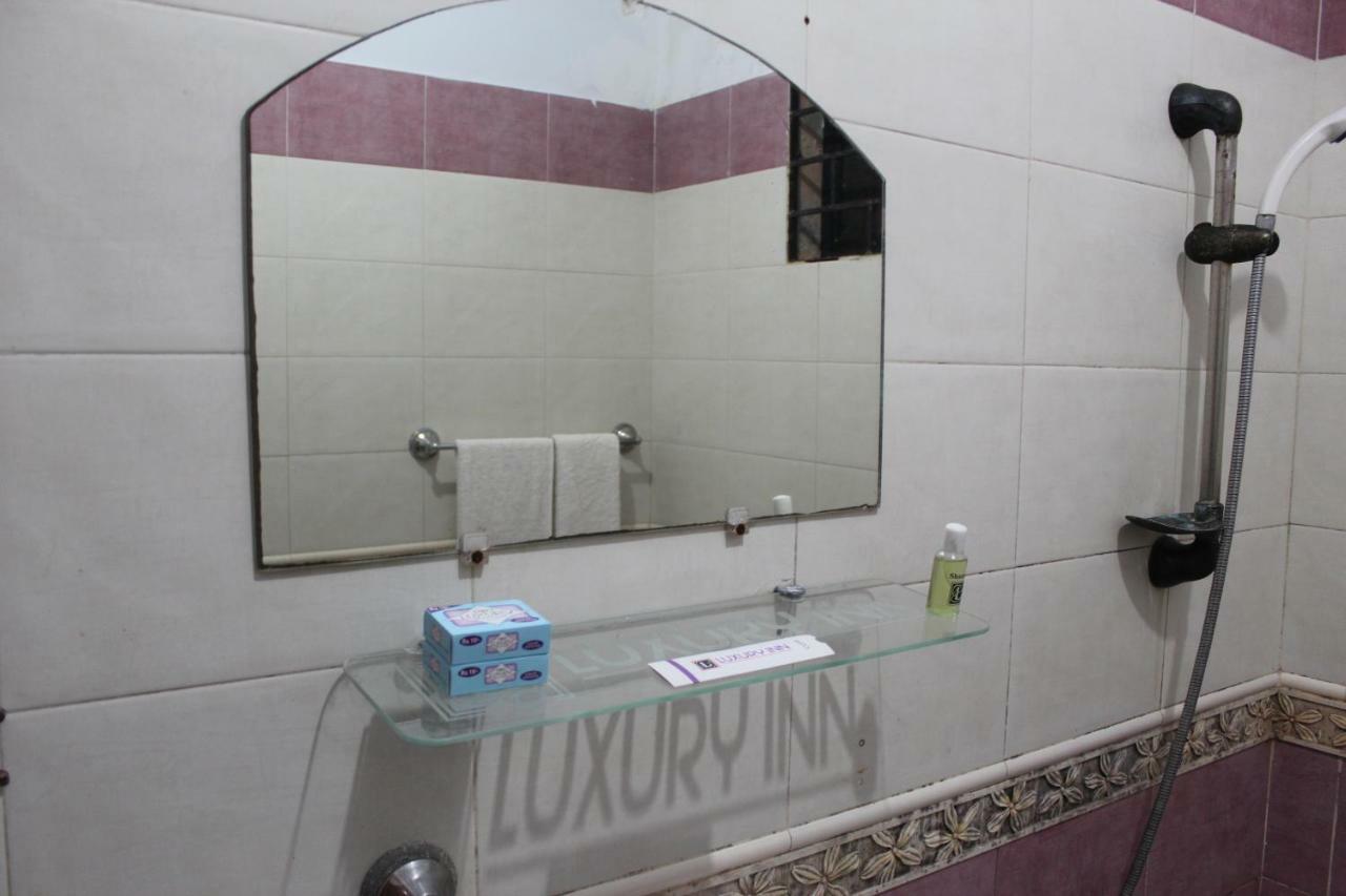 Luxury Inn Karachi Ngoại thất bức ảnh