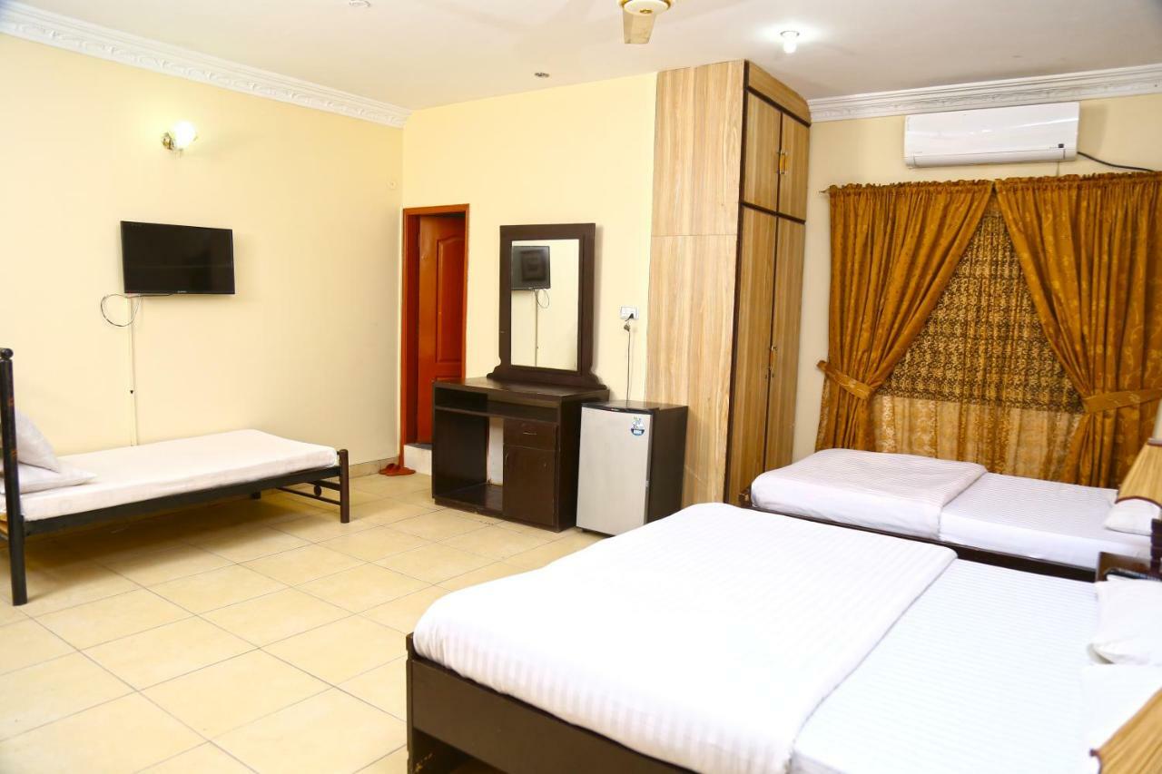 Luxury Inn Karachi Ngoại thất bức ảnh