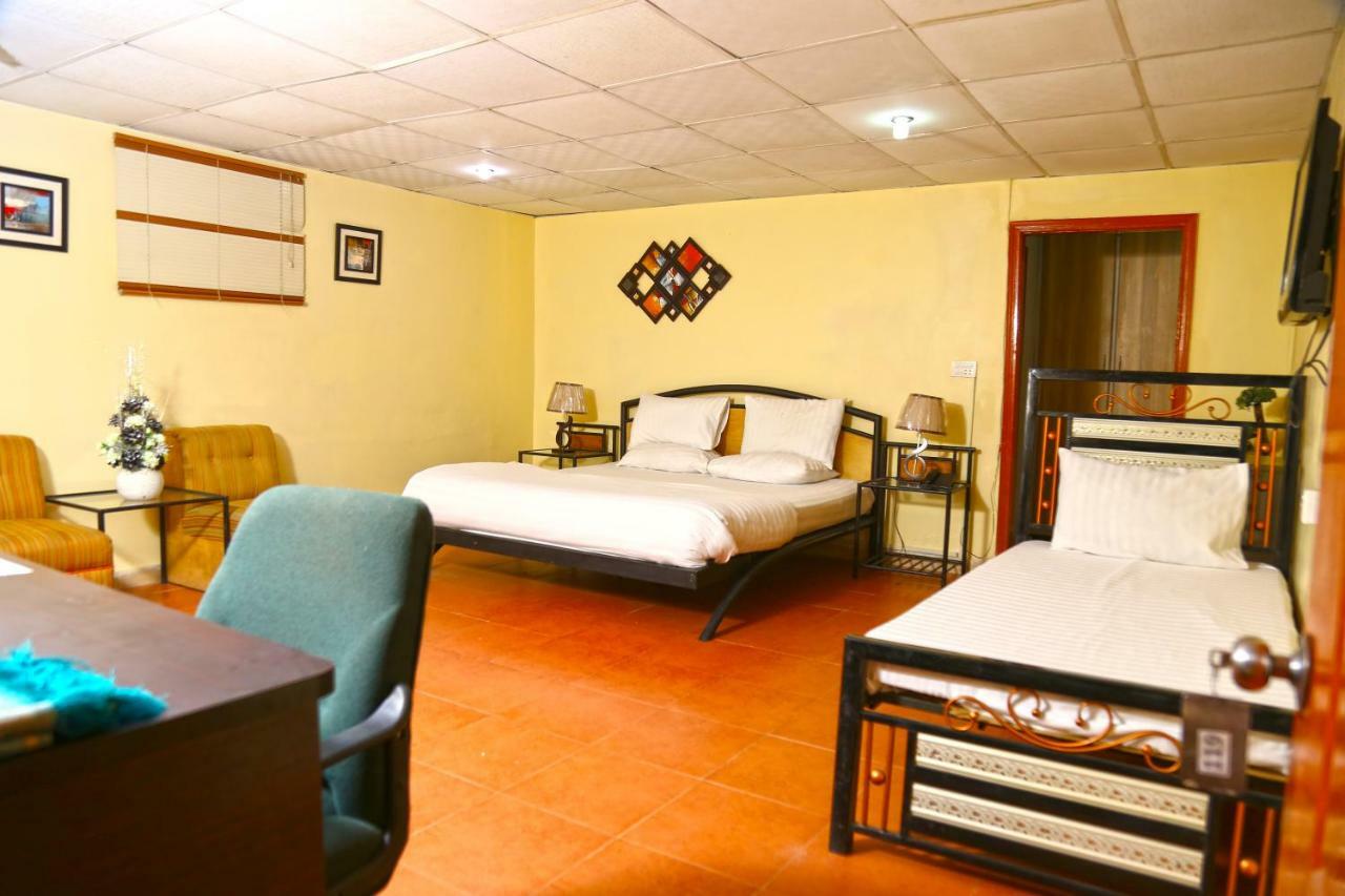 Luxury Inn Karachi Ngoại thất bức ảnh