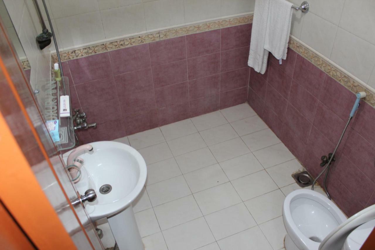 Luxury Inn Karachi Ngoại thất bức ảnh